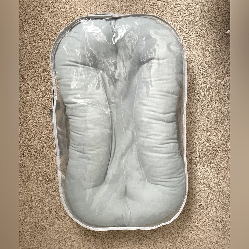 Snuggle me organic infant lounger and cover